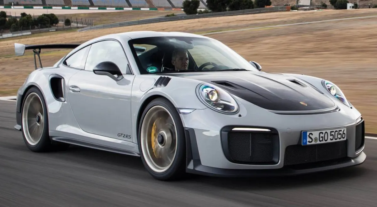 مواصفات «بورش 911 جي تي 2 آر إس سبورت»