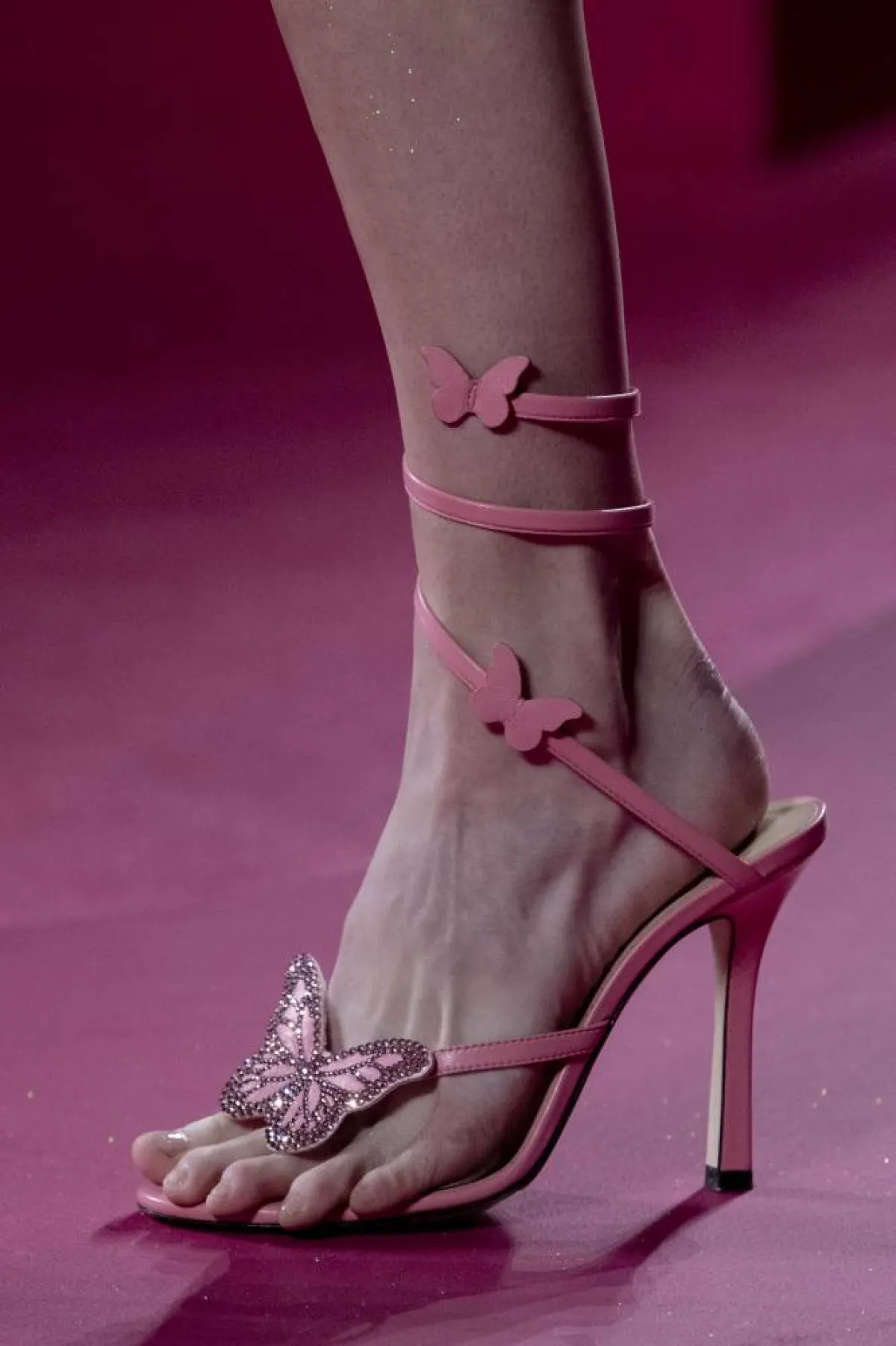 صندل باللون الوردي من بلومارين Blumarine 