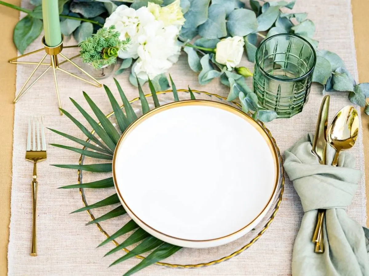 نموذج عن تزيين طاولة الأكل 