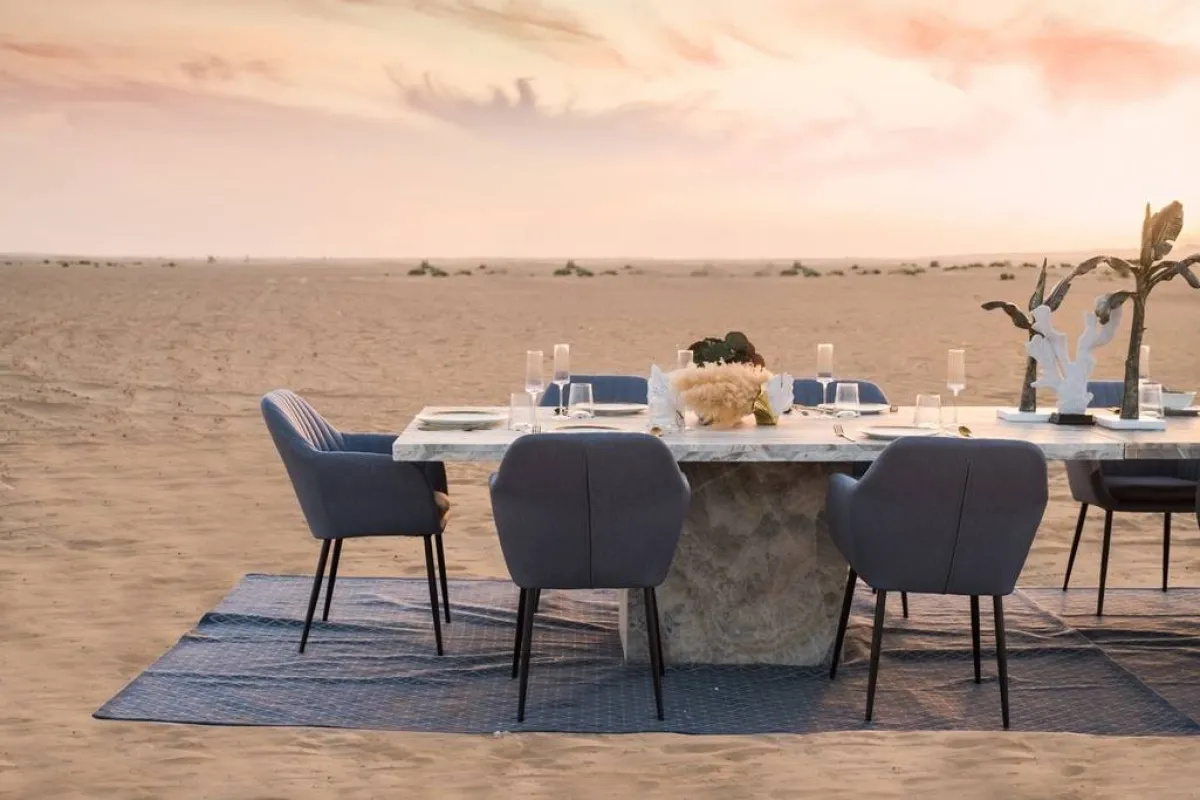 ديكورات فخمة لطاولة العيد (الصورة من شاتلز آند مور)