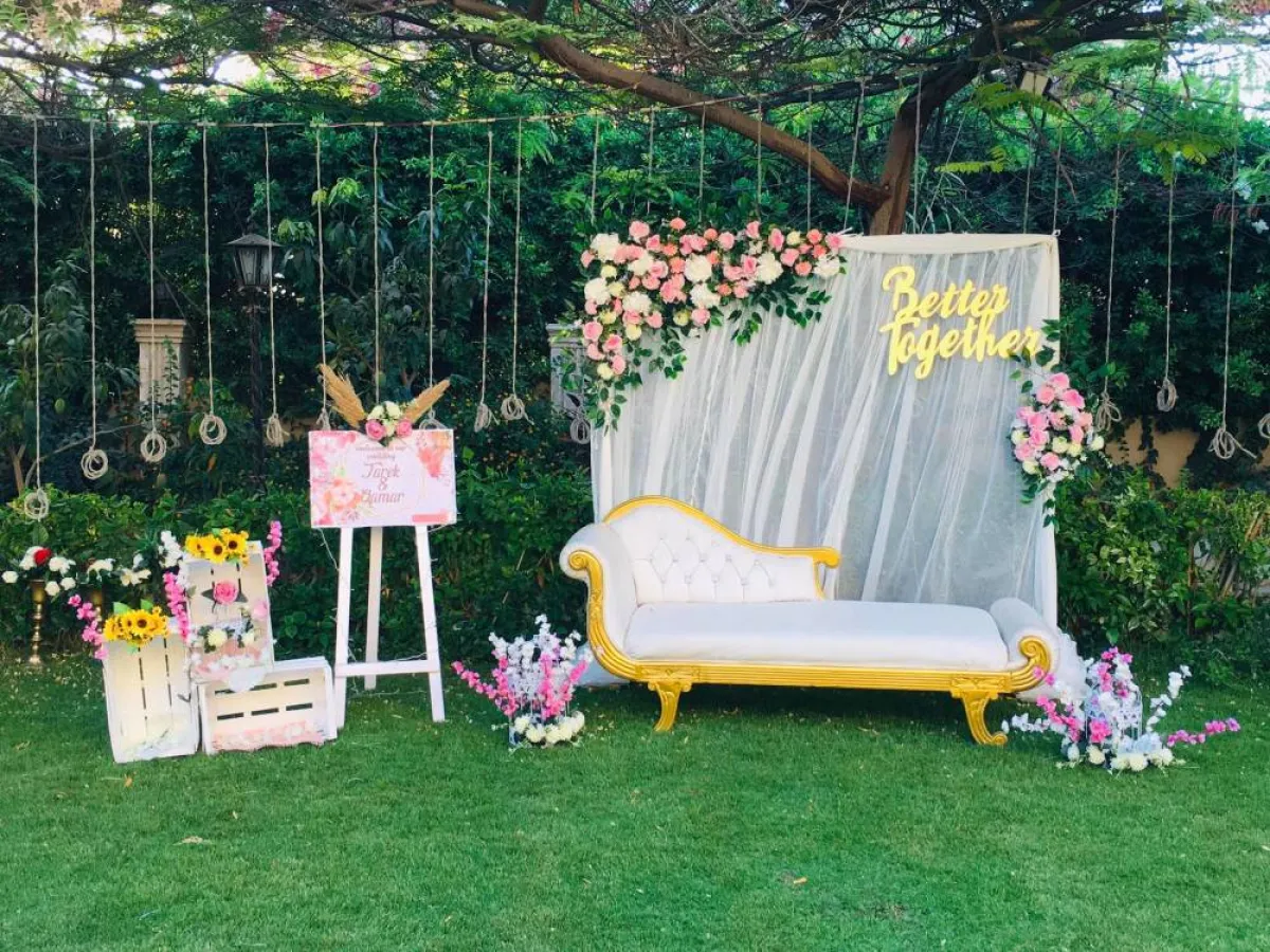 نموذج عن طرق التزيين في حفلات الزفاف الخارجيّة