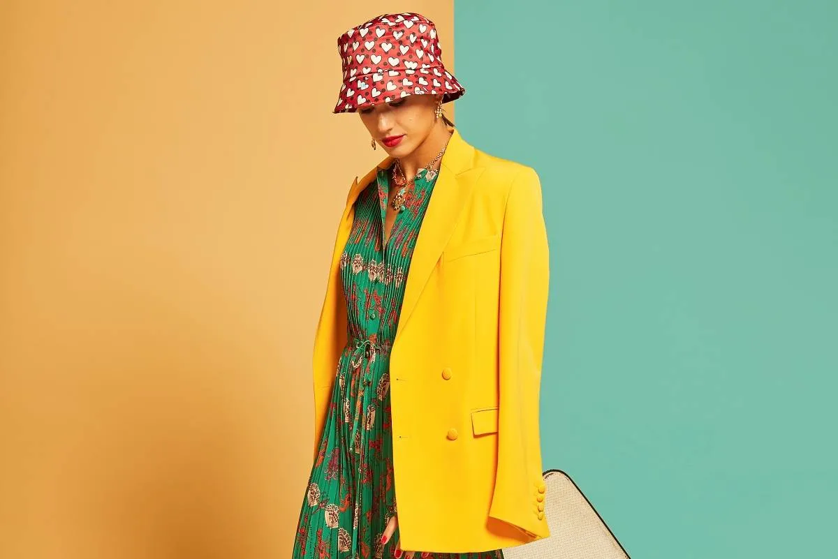 موديلات بليزر بألوان منعشة