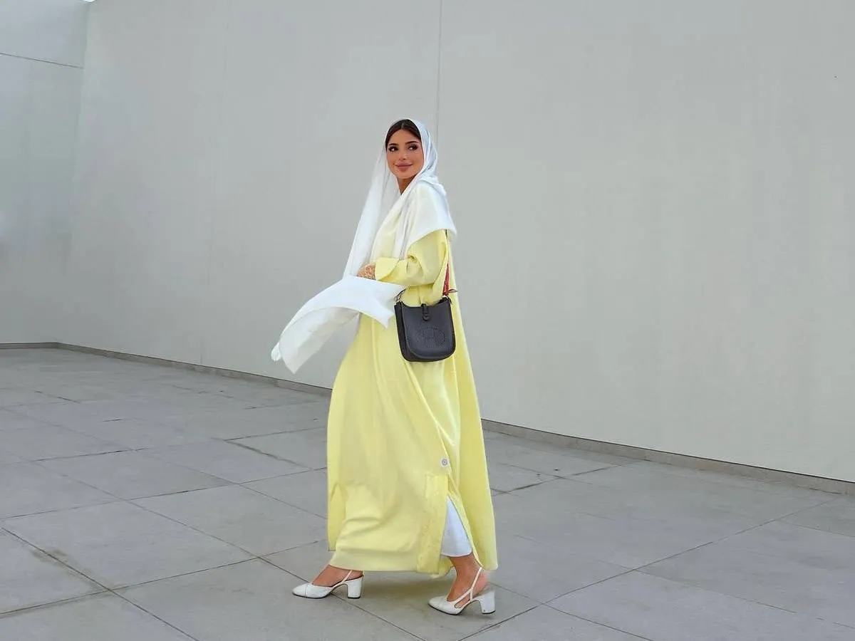 موديلات عبايات ملونة لعيد الفطر 2022