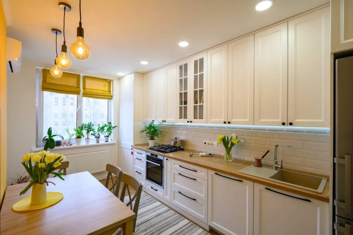 حضور الستائر ثانوي في المطبخ