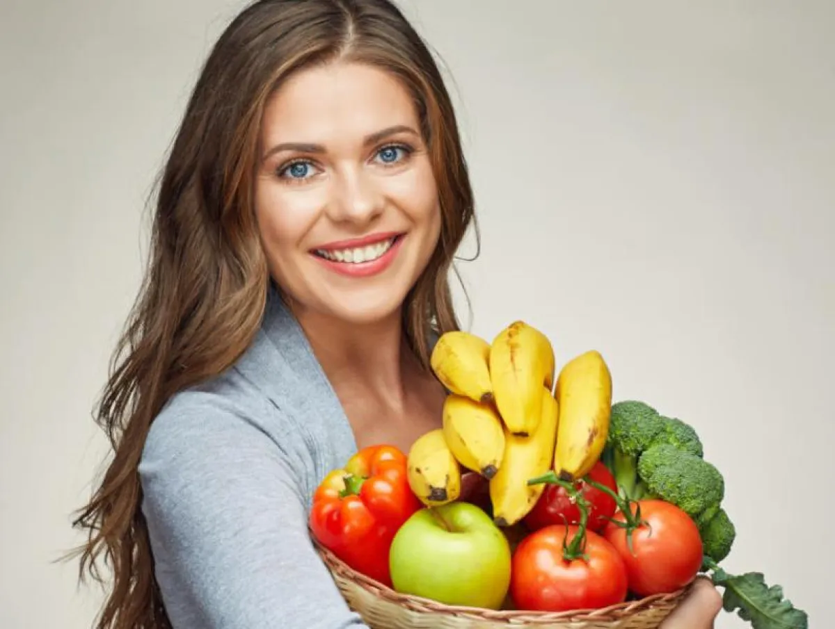 اتبعي نظاماً غذائياً مليئاً بالخضار والفواكه