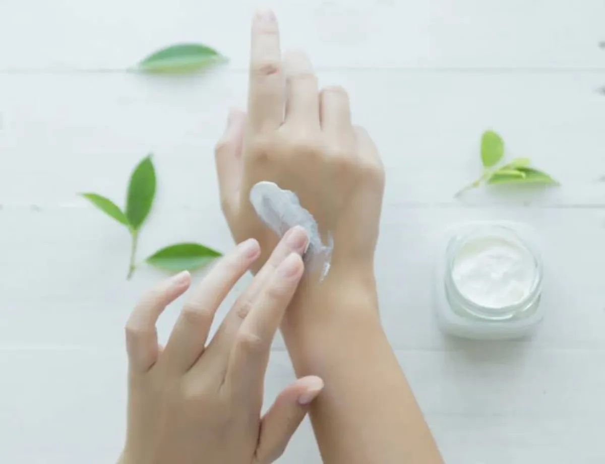 مكونات طبيعية لليدين