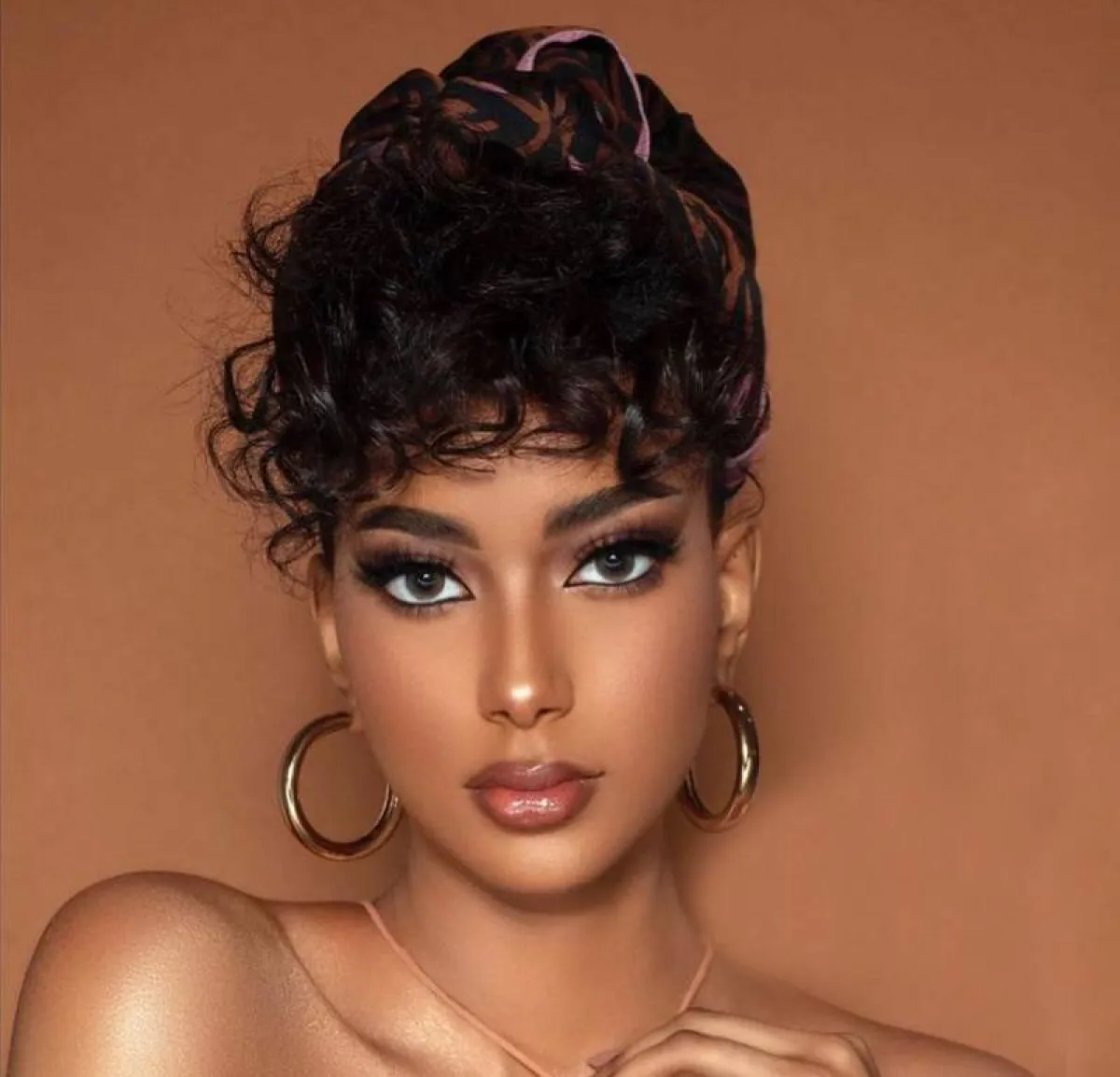 تسريحات شعر مرفوعة