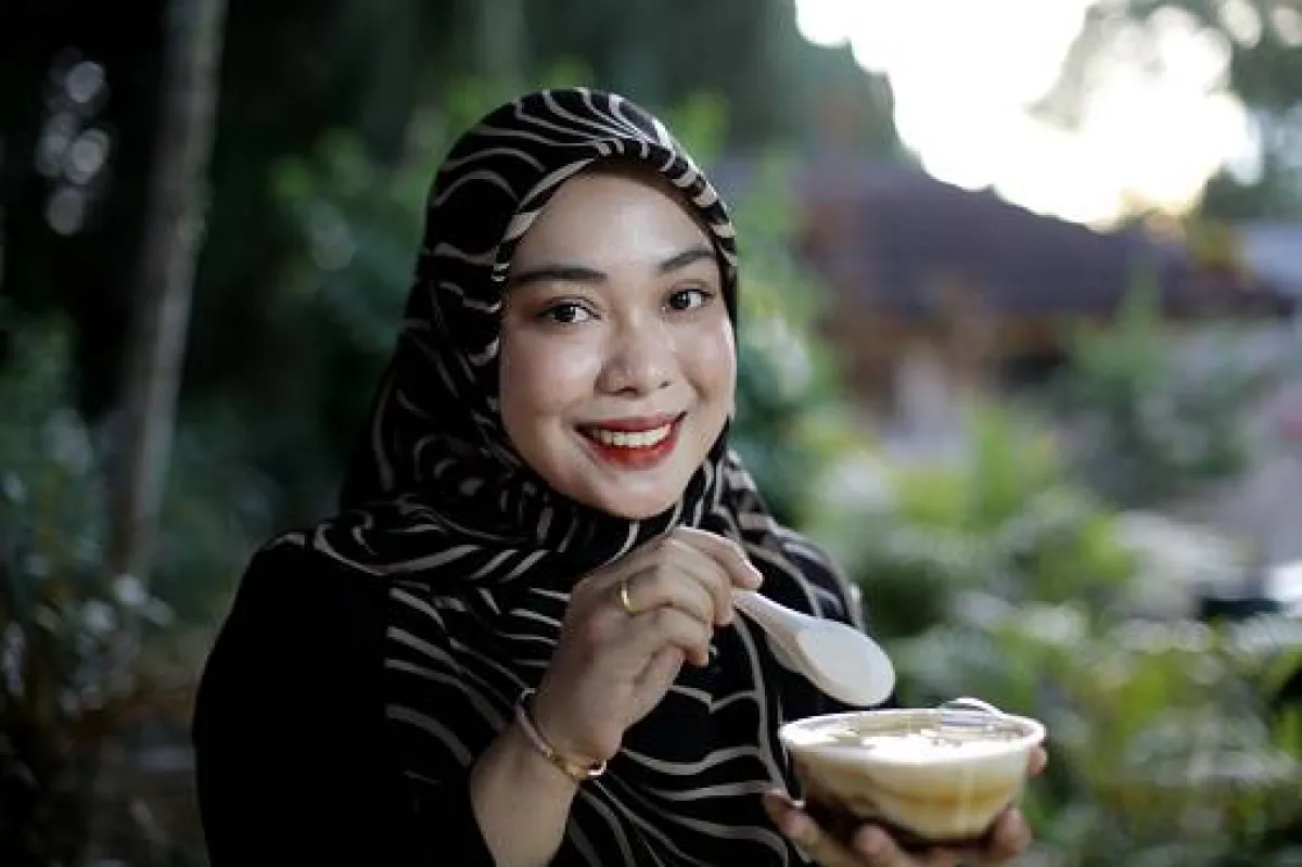 أكل الحلويات