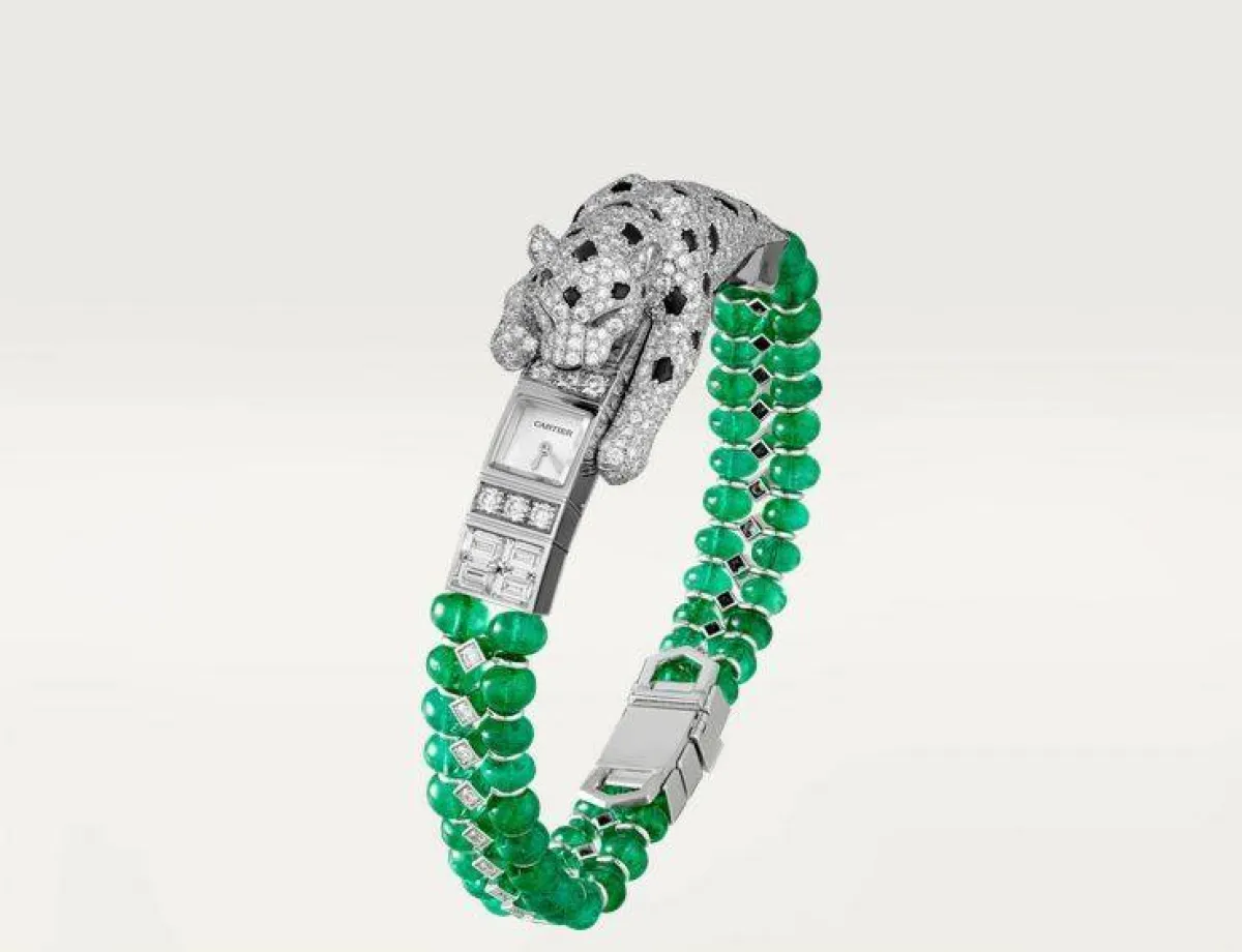 ساعة مزخرفة بالخرز من كارتييه Cartier