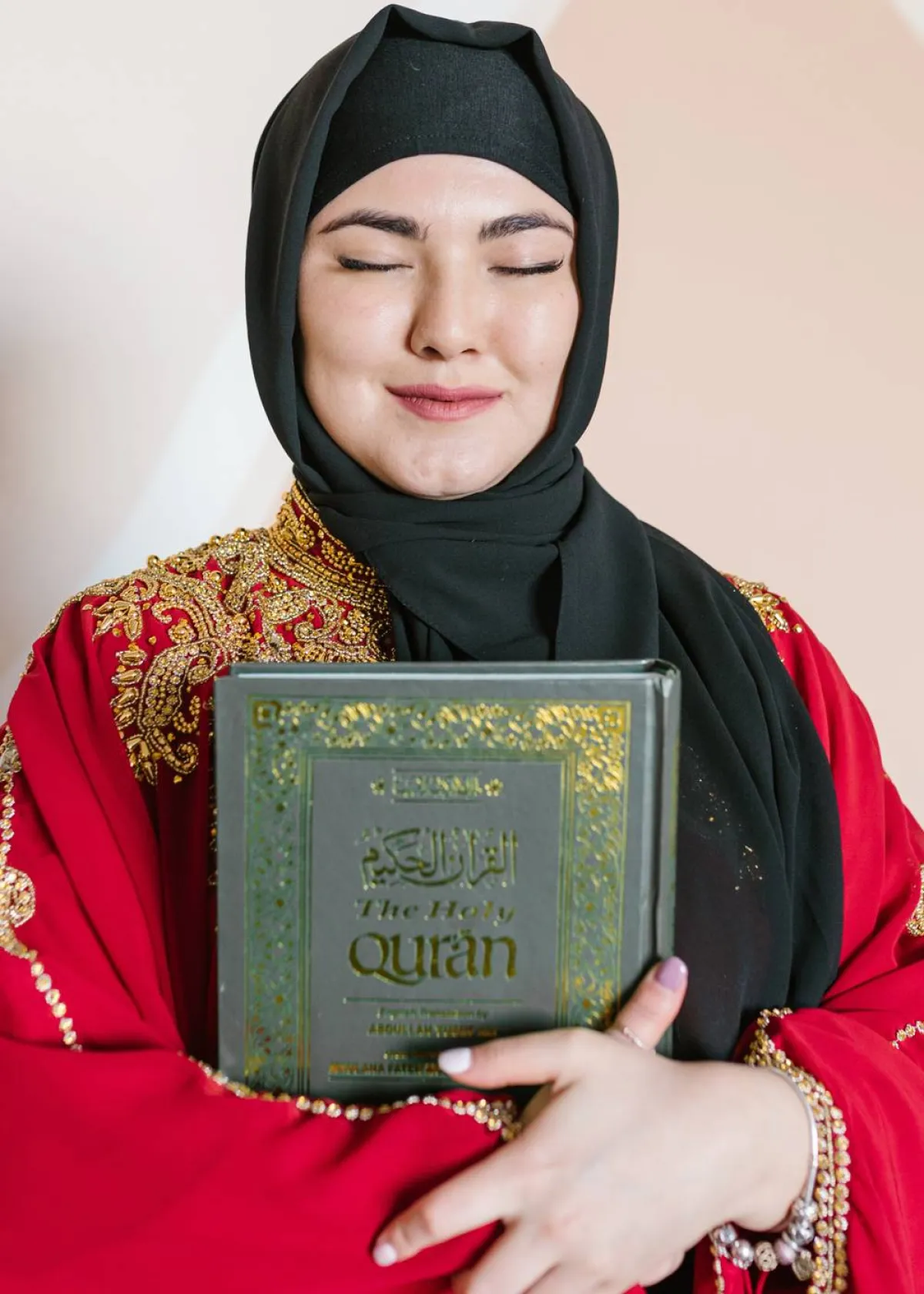 رمضان حول العالم: عادات مسلمي ألبانيا، في إفطار رمضان يتناولون اللحوم الجافة، وينامون مبكراً اعتماداً على قرع الطبول في السحور 