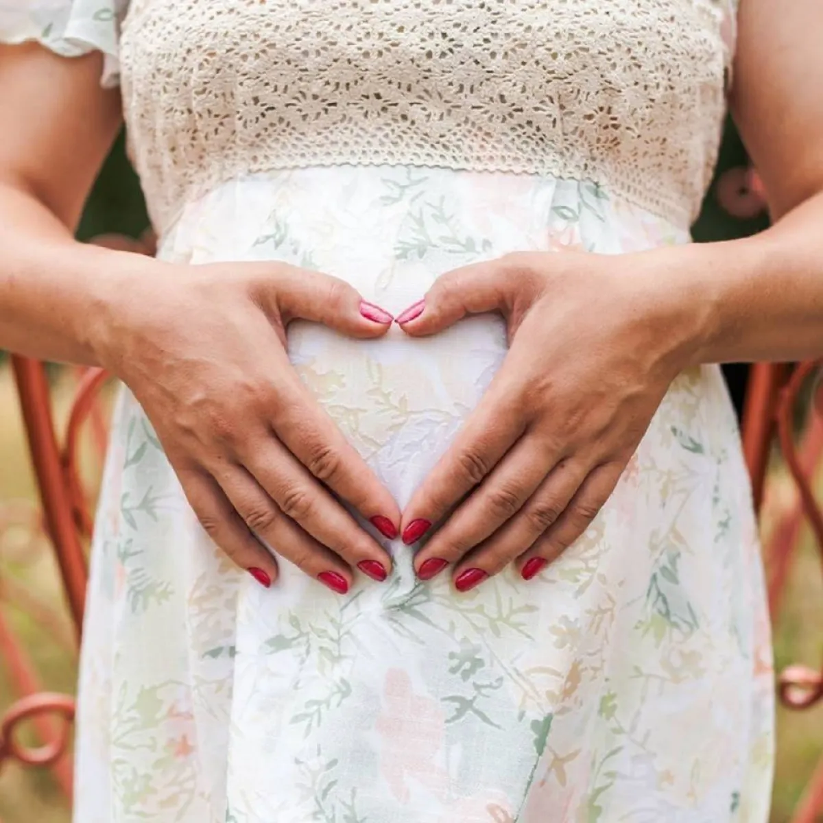 صورة لحامل في الثلث الأخير من الحمل 