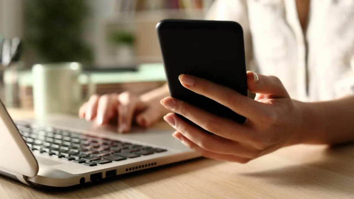 يضع إشعارات Android بالمقدمة.... تطبيق مزامنة الهاتف الحديث فى Windows