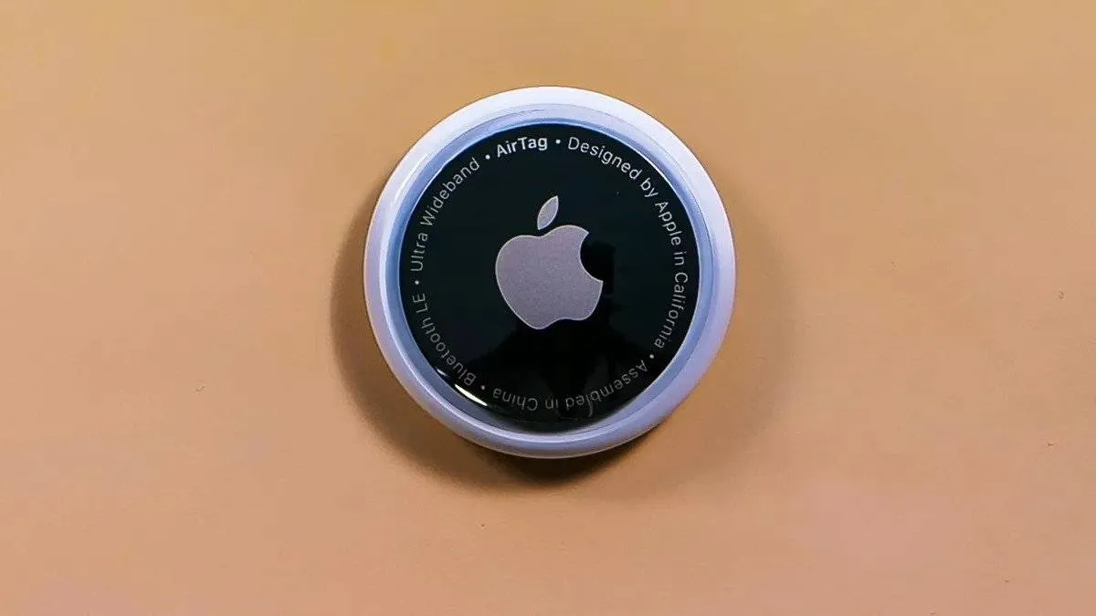 صورة جهاز Apple AirTag