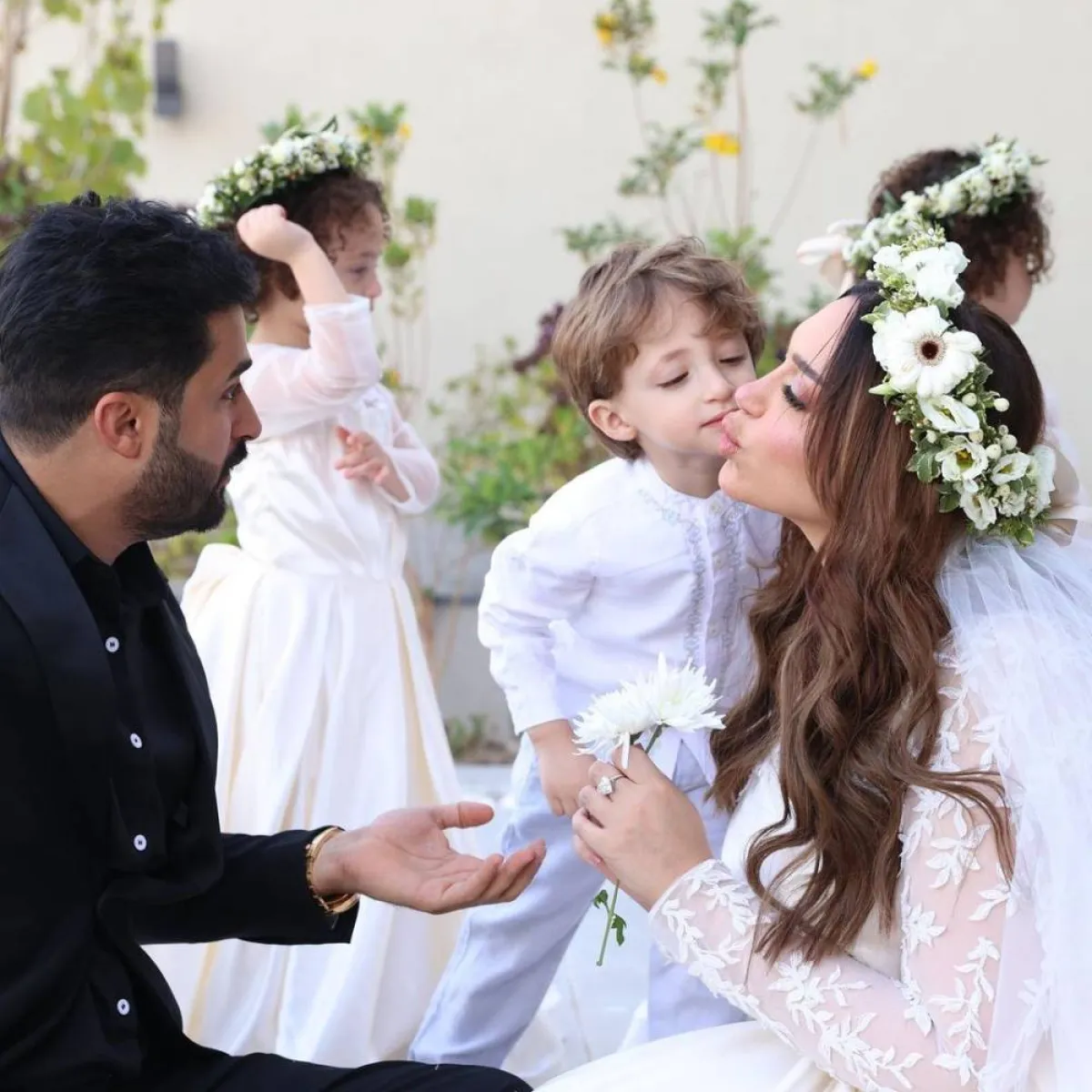 أبناء الدكتورة خلود يحتفلون معها - الصورة من حسابها على إنستغرام