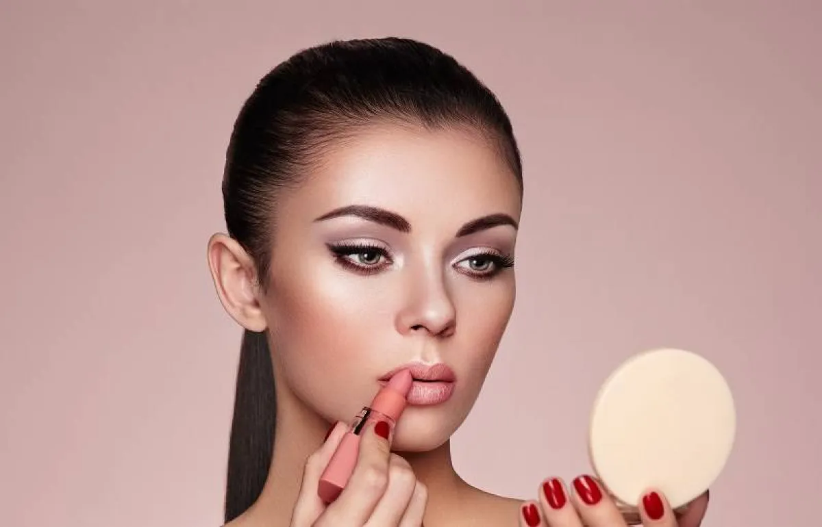 طرق تطبيق مكياج بسيط