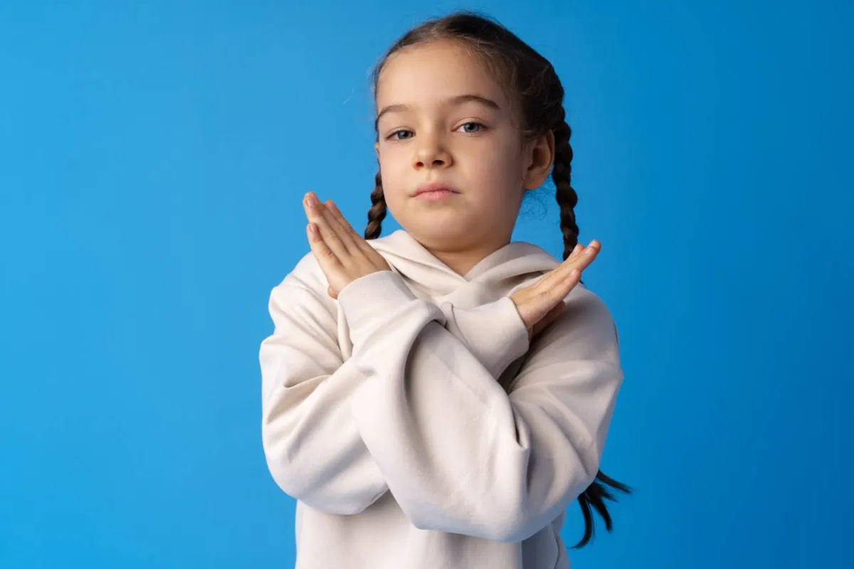 صورة لإصرار طفلة