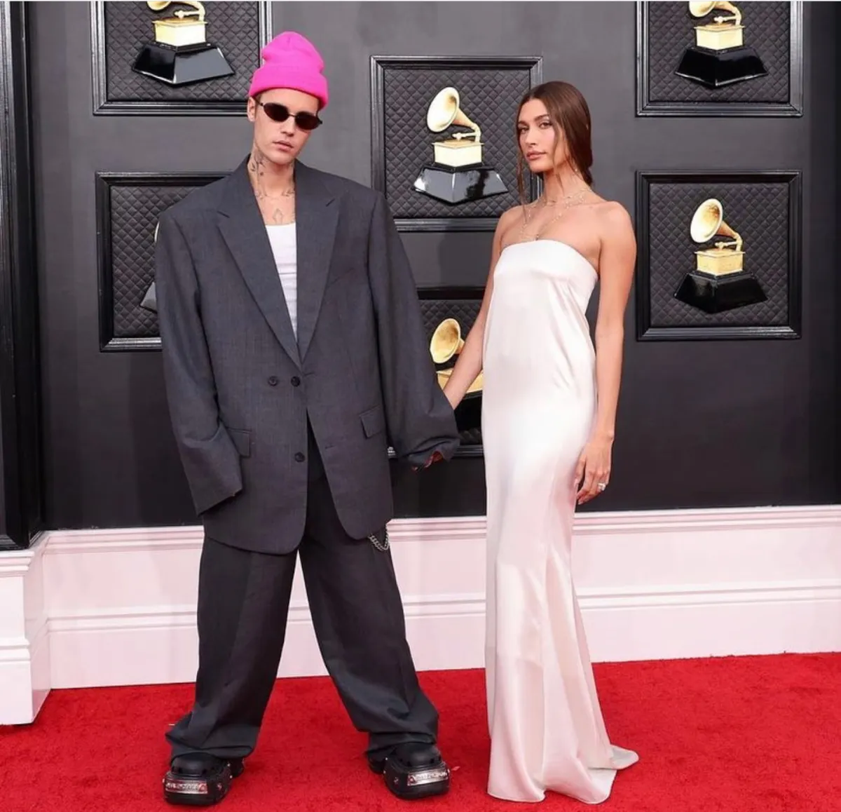 إطلالات النجمات في غرامي أووردز 2022