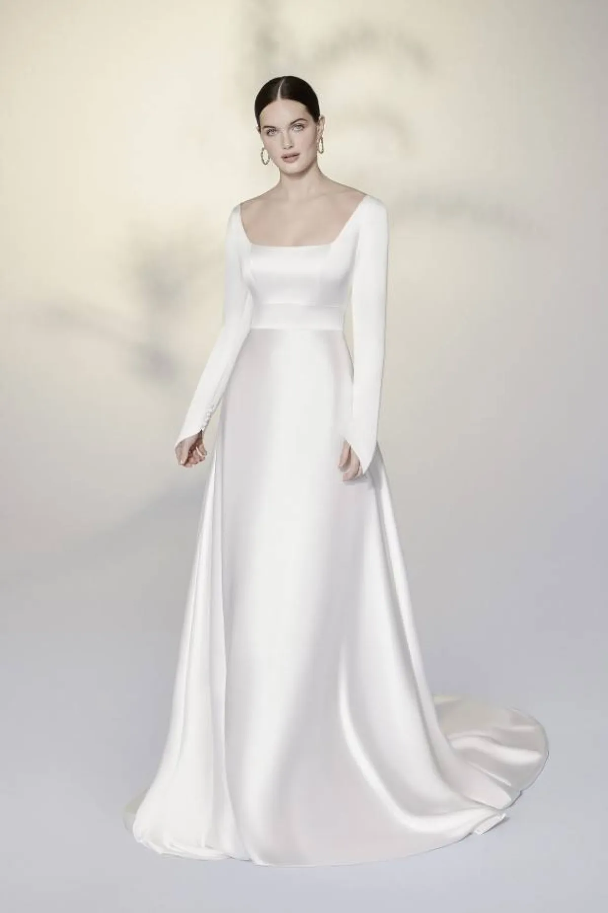 فساتين زفاف ساتان