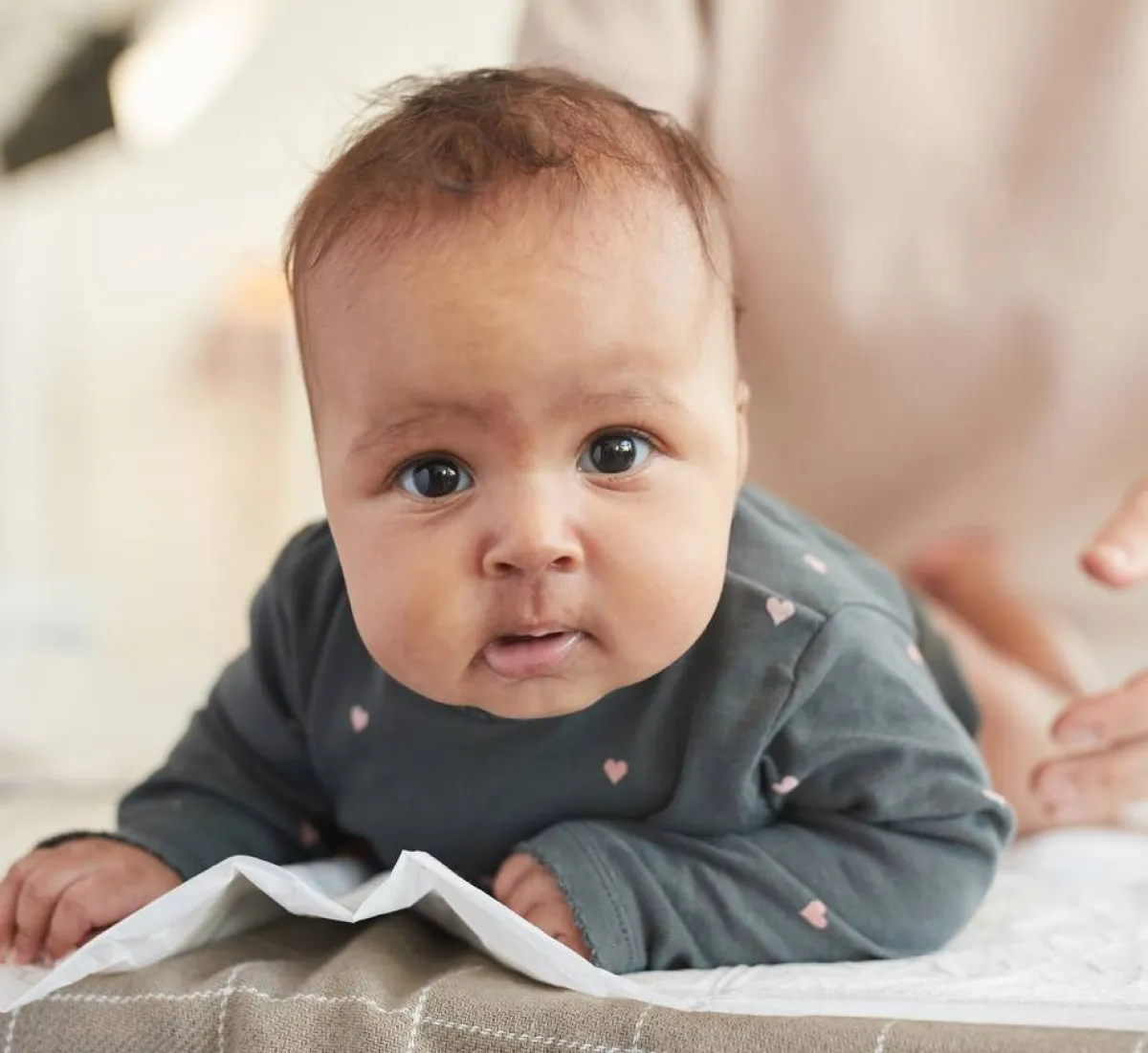 كم مرة يجب عليك تغيير حفاض طفلك؟