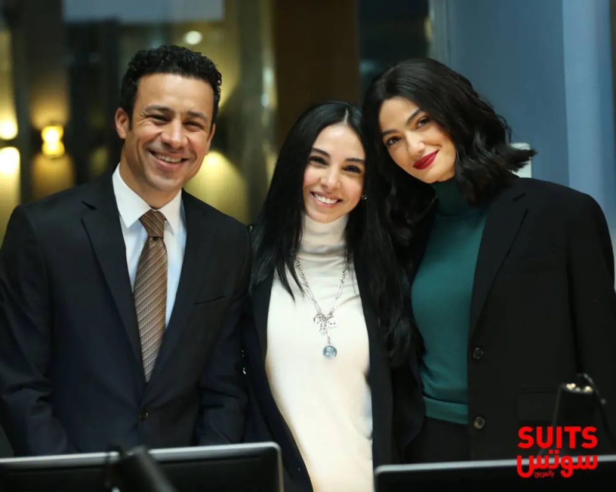 سلمى أبو ضيف تتوسط داود وتارا عماد - الصورة من المسؤول الإعلامي بالمسلسل