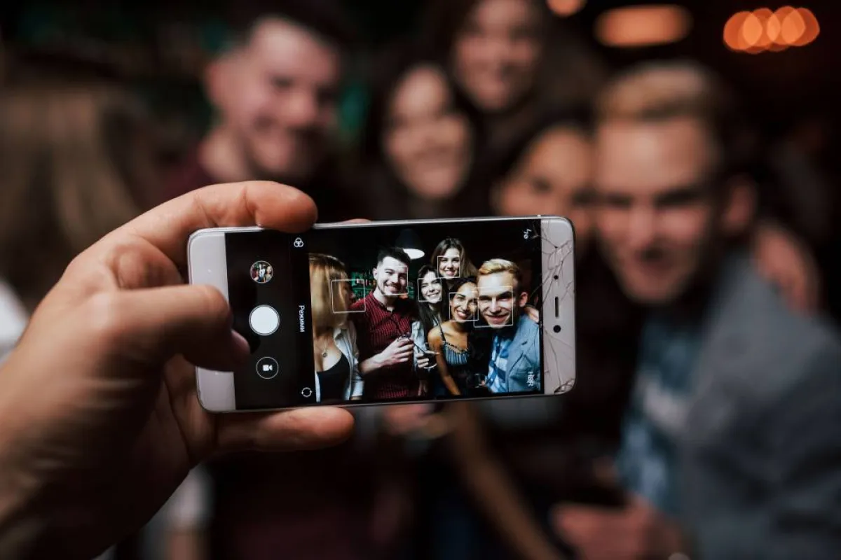 هذا النوع من الصور لا يناسب موقع "لينكدإن" الاحترافي