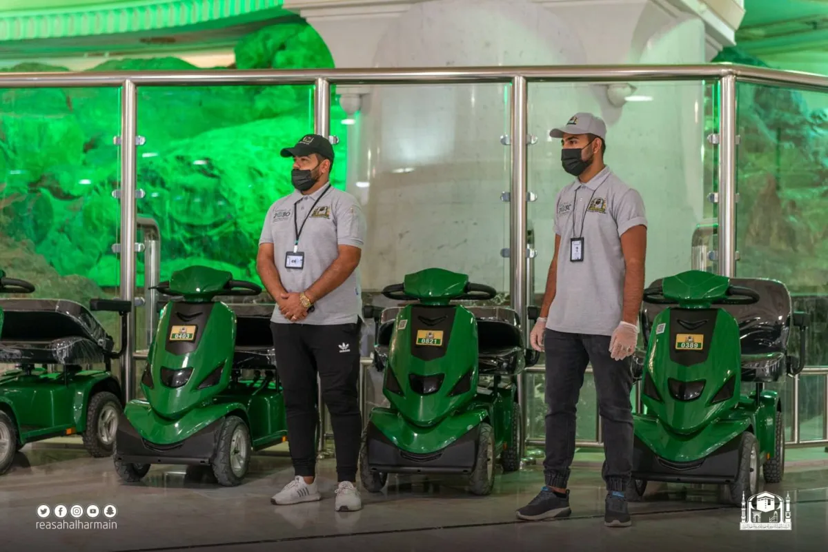 تجهيز العربات الكهربائية ......مصدر الصور الرئاسة العامة لشؤون الحرمين