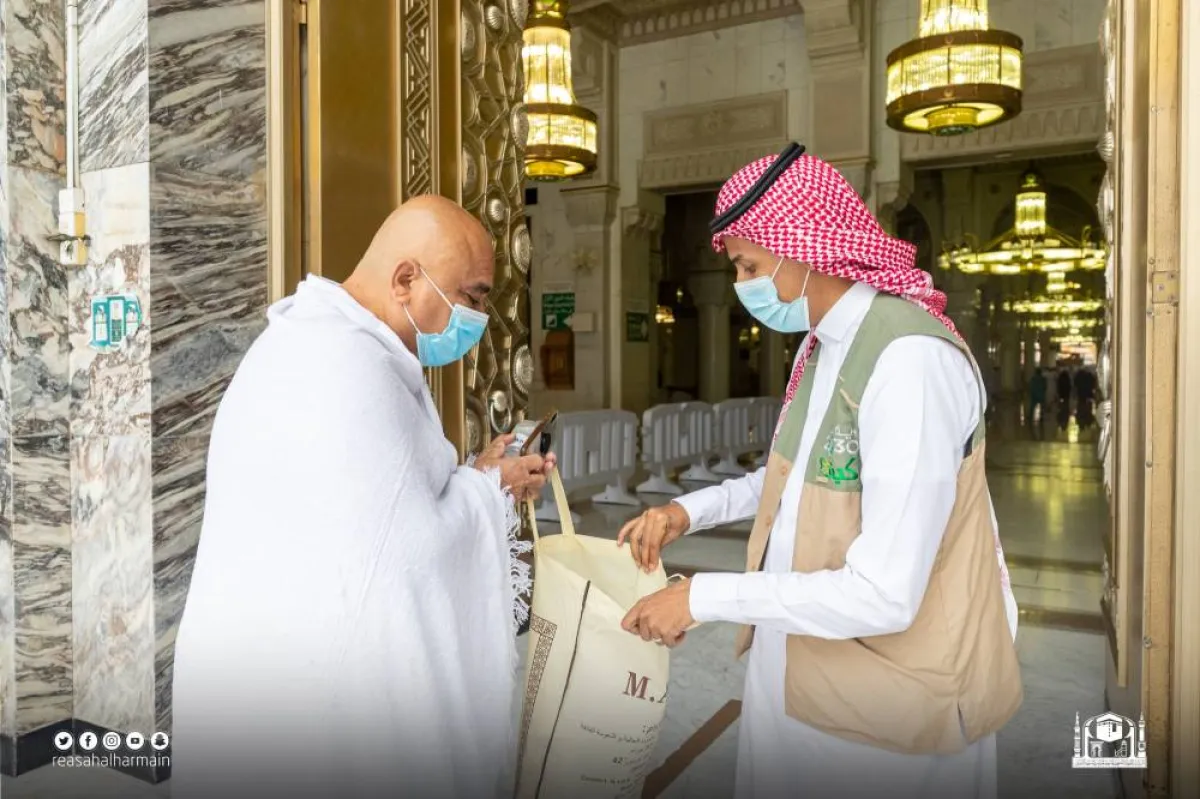 المراقبين ......مصدر الصور الرئاسة العامة لشؤون الحرمين