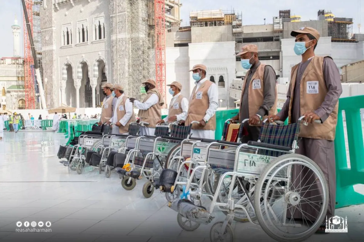 توفير العربات ......مصدر الصور الرئاسة العامة لشؤون الحرمين