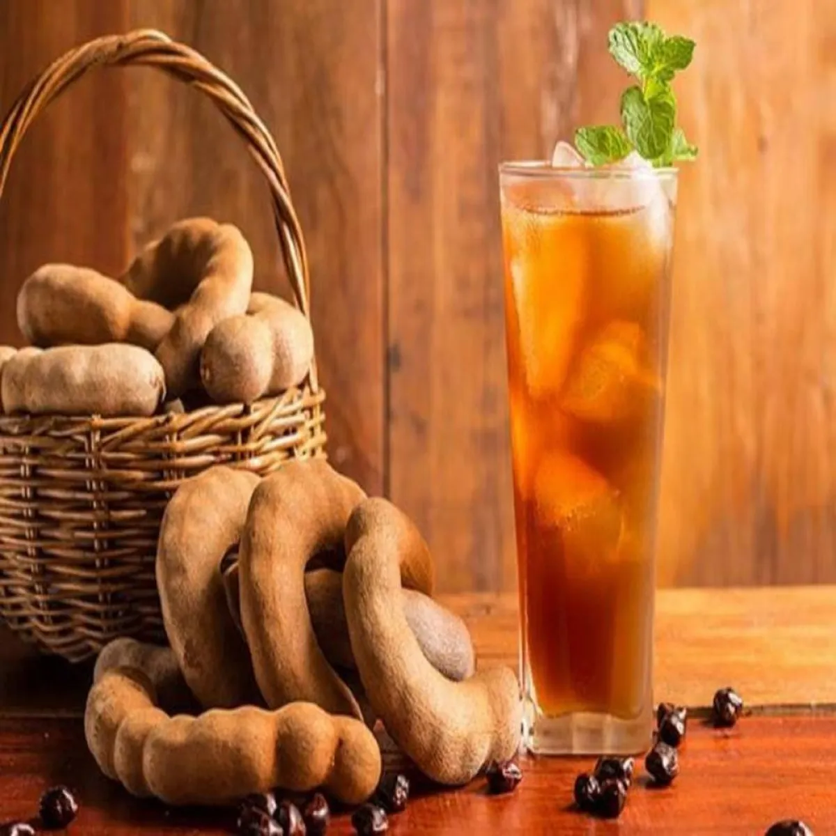 صورة لكوب من مشروب التمر هندي