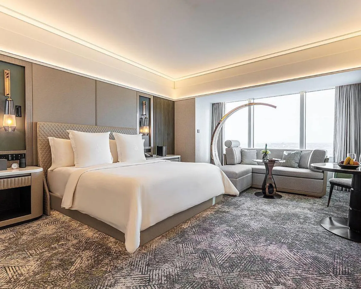 خطوط عصرية في أفخم فنادق الرياض 