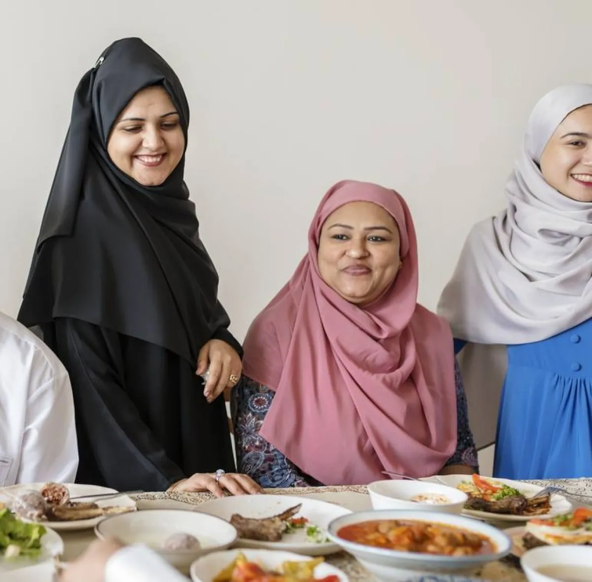 صورة لعائلة على الإفطار