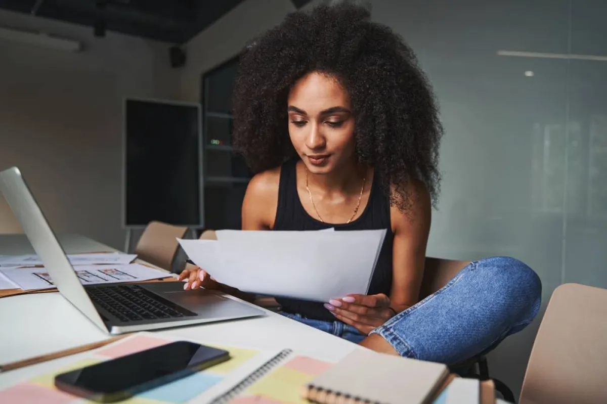 من الهامّ أن تتطابق المعلومات الواردة في السيرة الذاتيّة، مع تتطابق المعلومات في السيرة الذاتية، مع الملف على "لينكدإن"