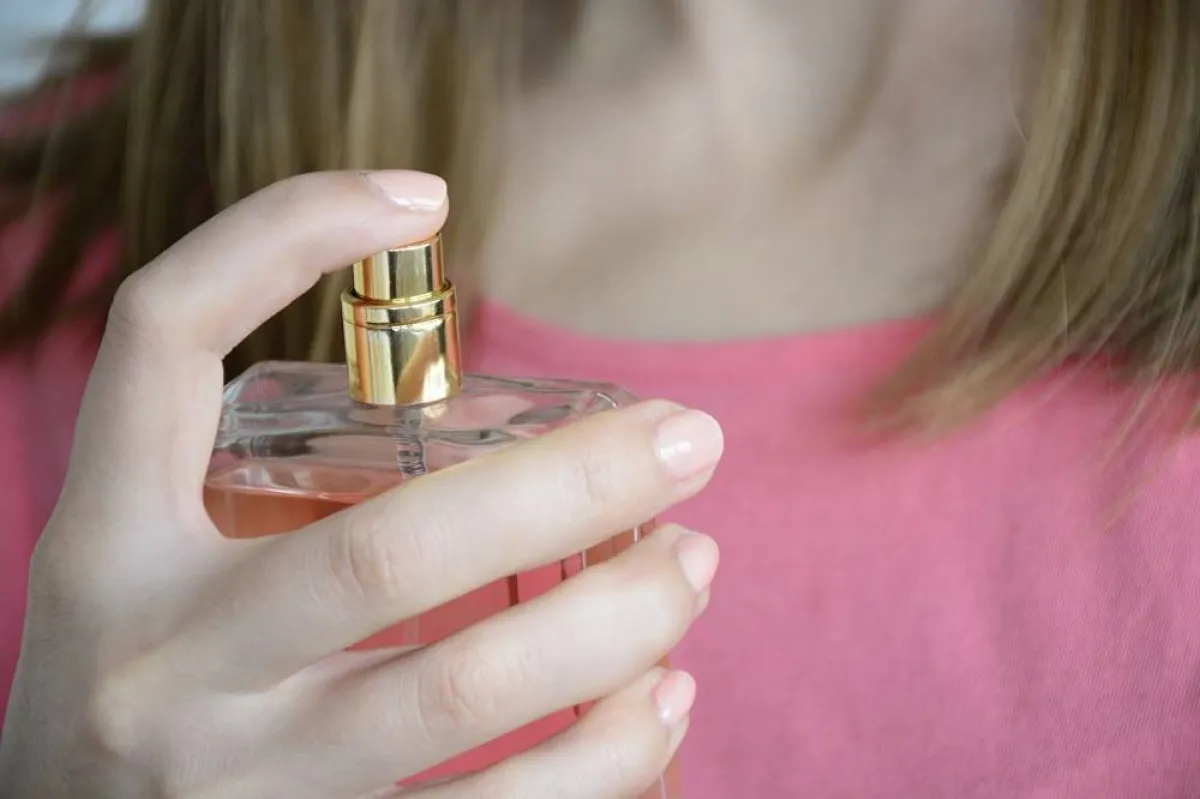 طرق تثبيت العطر