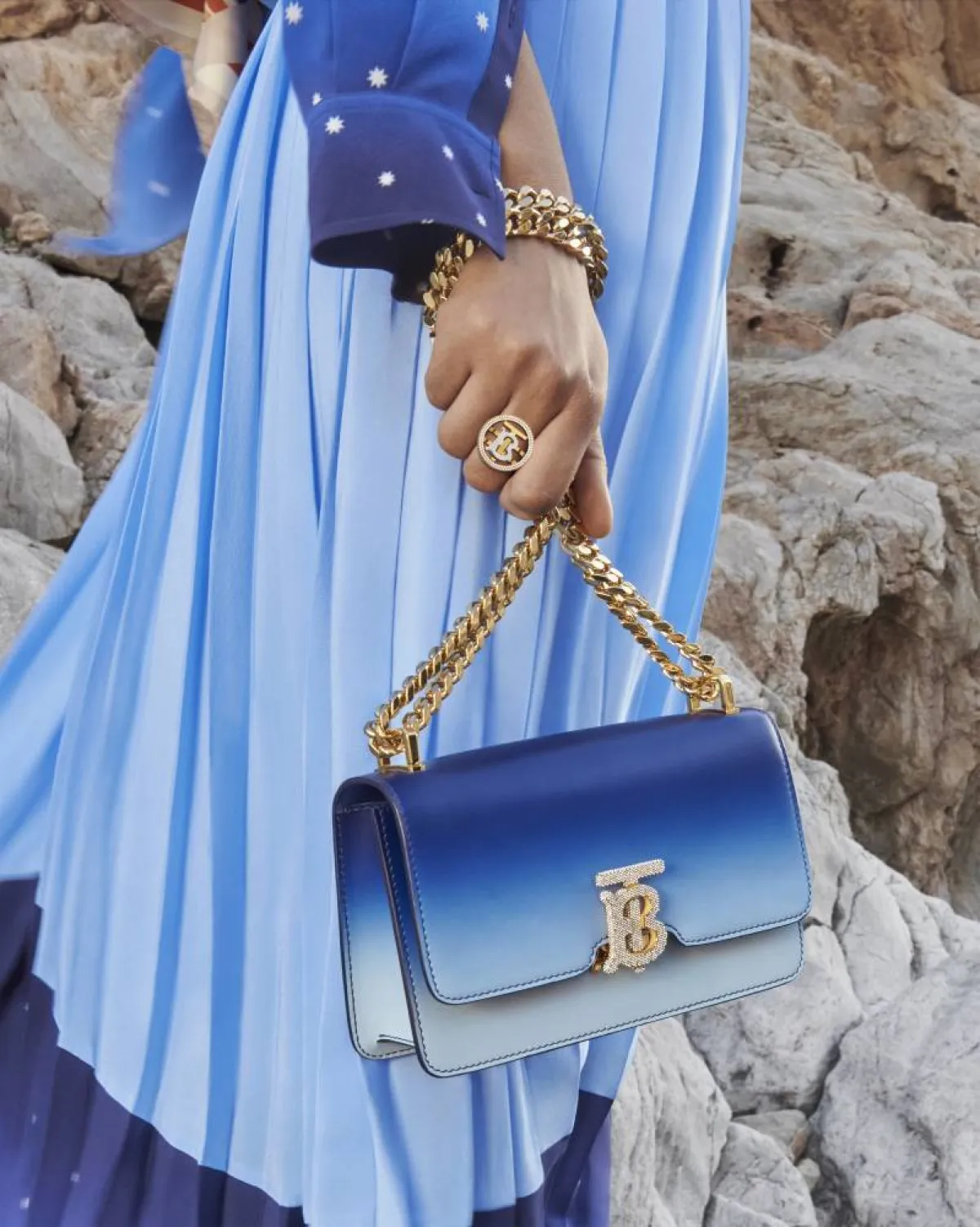 بربري تطلق مجموعة "كونستليشنز" الكبسولية الجديدة 