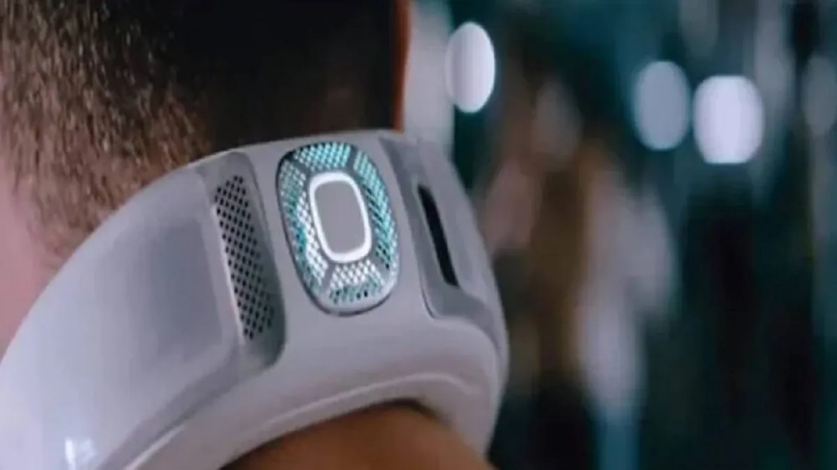 صورة مكيف هواء حول الرقبة