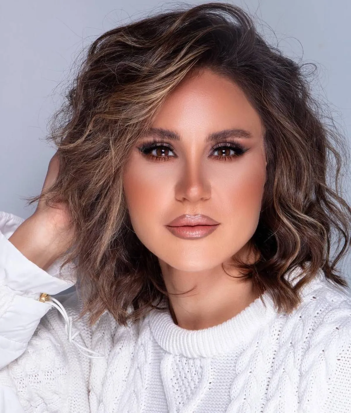 ديمة قندلفت قصة الكاريه متساوية الطول مع الغرة المتدرجة