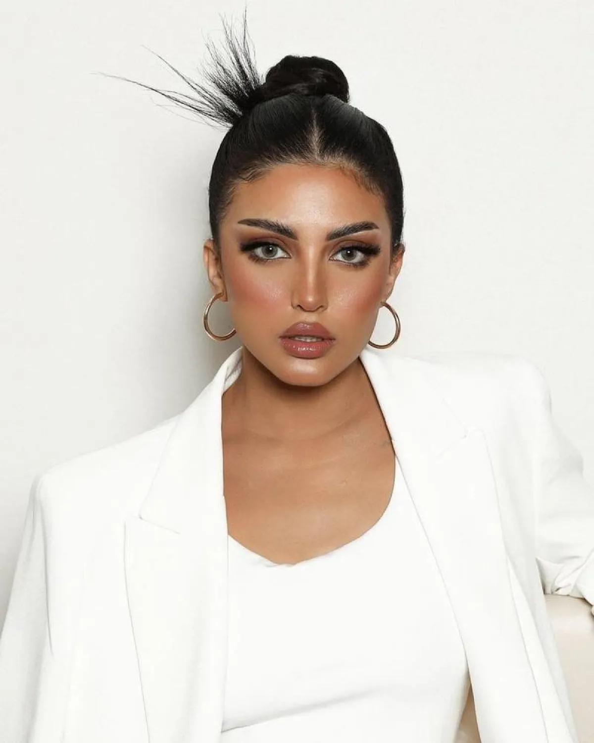 صور تسريحات شعر للعبايات