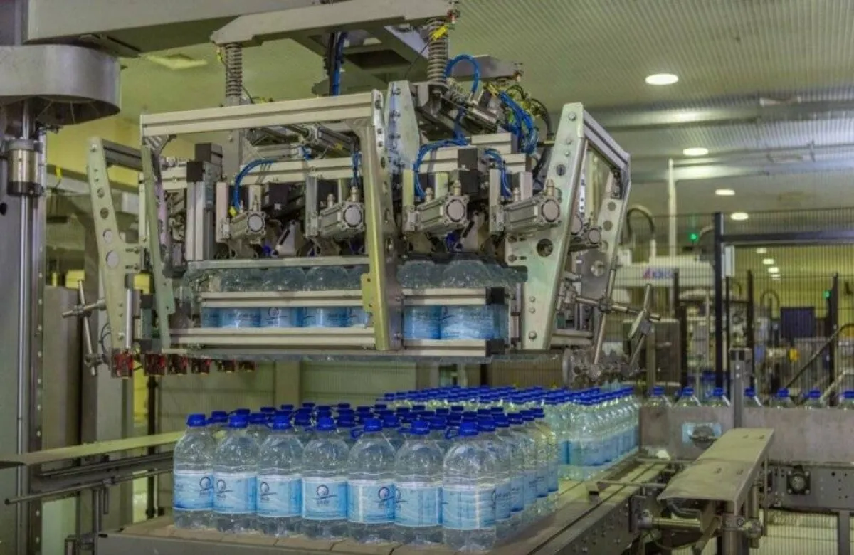 عبوات ماء زمزم