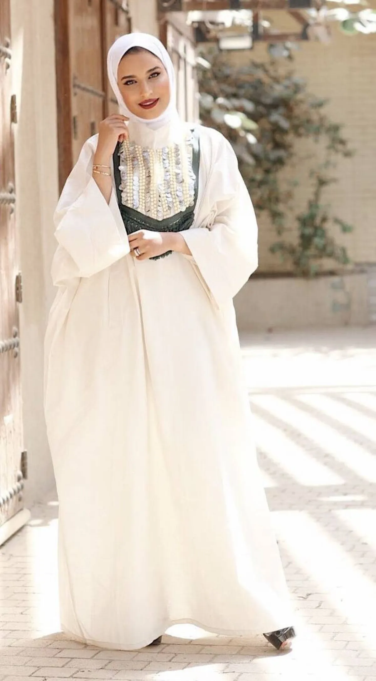 جلابية فضفاضة