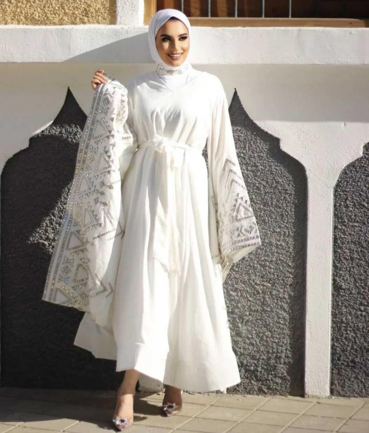 جلابية واسعة