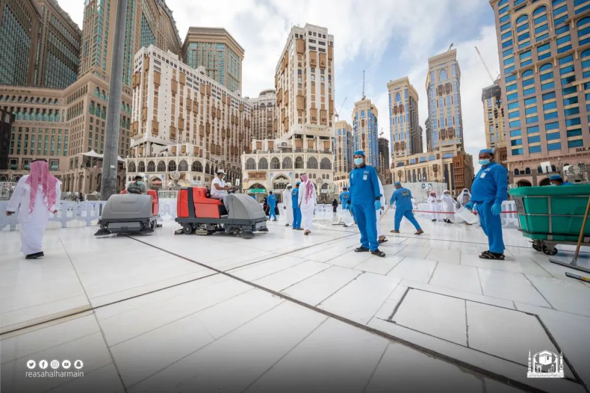 جهود الرئاسة في تعقيم وتنظيف المسجد الحرام
