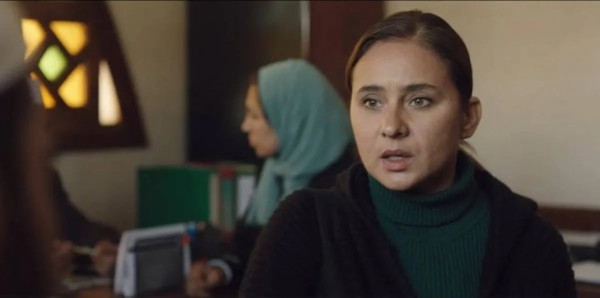 نيللي كريم في مشهد من مسلسل فاتن أمل حربي - الصورة من الحلقة 5 على حساب قناة أون على يوتيوب