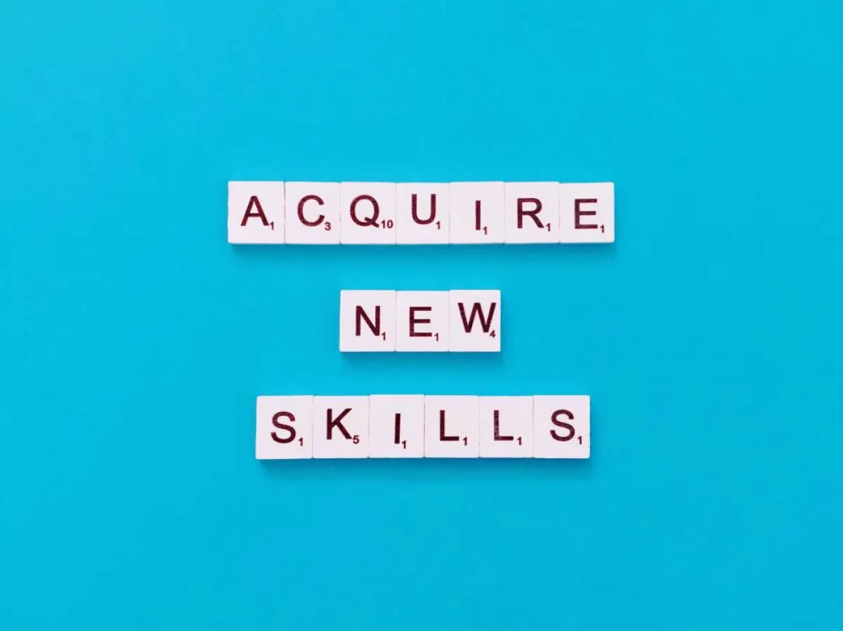 من المُناسب البحث عن مجموعة مهارات جديدة لاكتسابها، لكسر الملل جرّاء الوظيفة