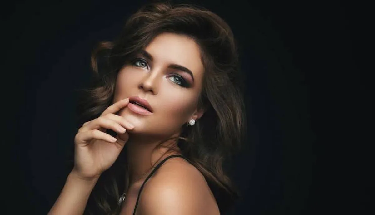 الهايلايتر القلم لإضاءة الوجه