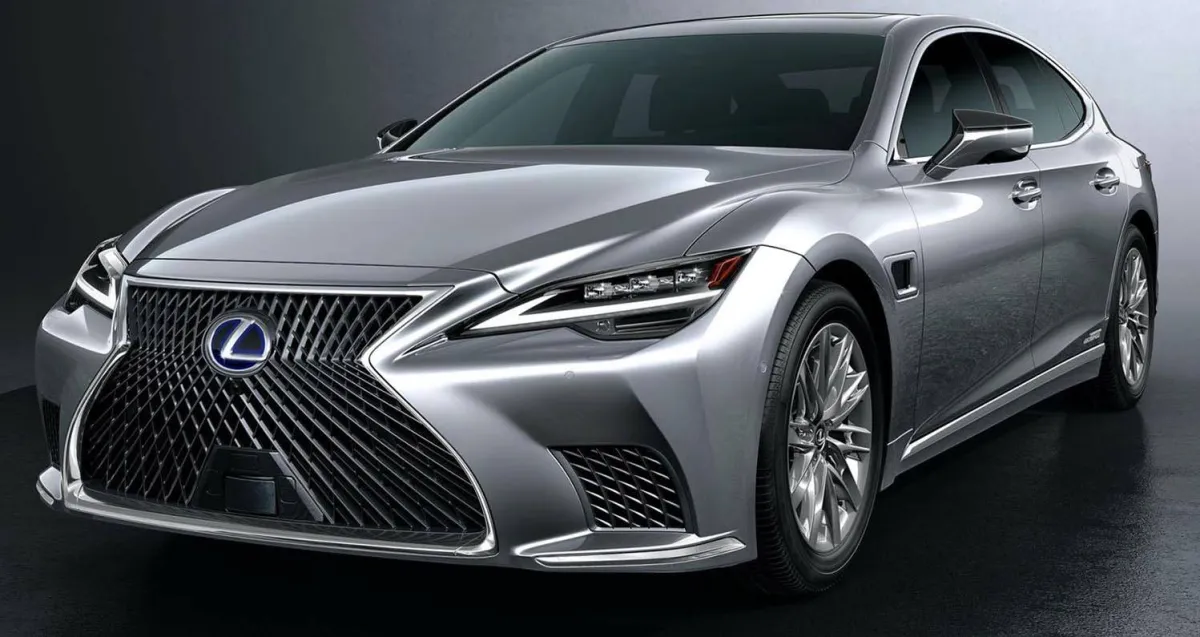 لكزس تستخدم عجلة القيادة يوكي في أول سيارة كهربائية 