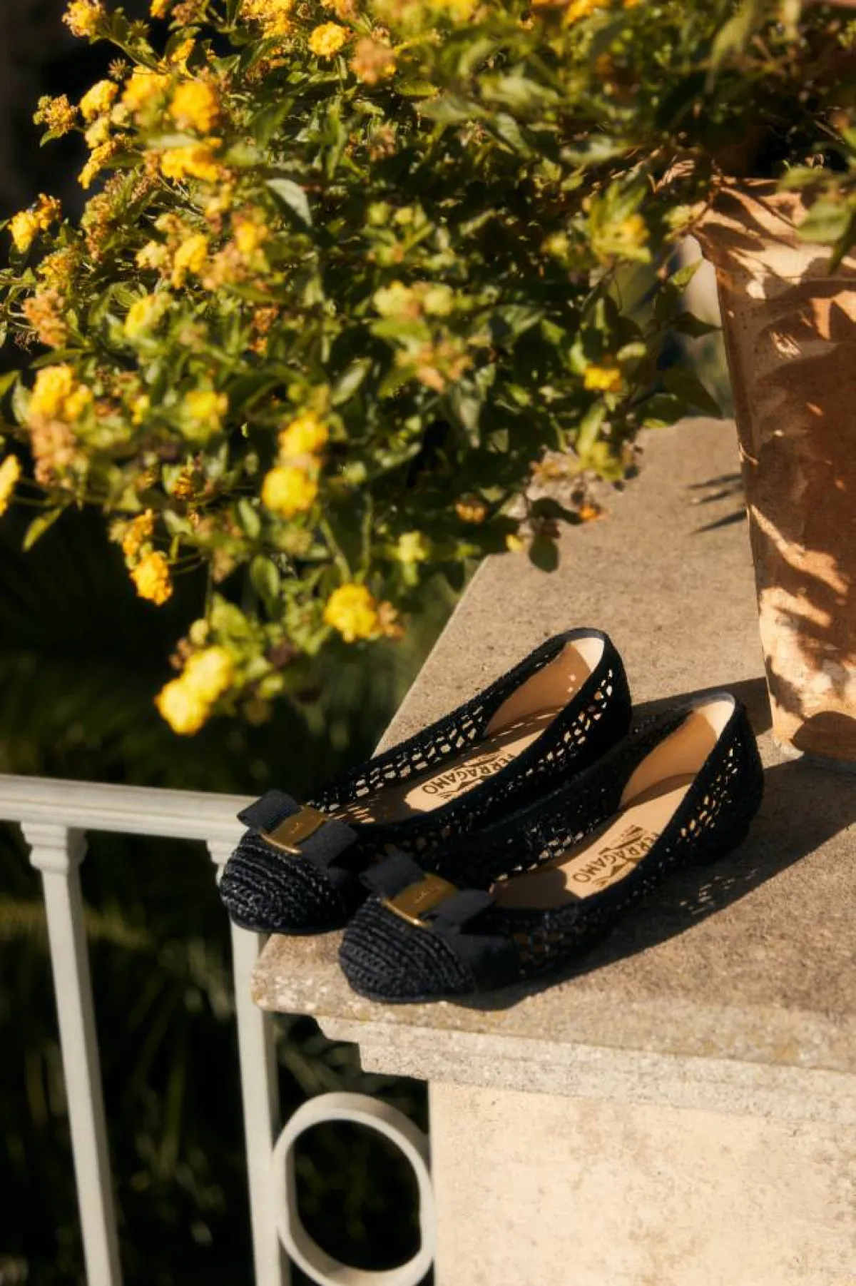 حملة Ferragamo ADV  لربيع-صيف 2022 