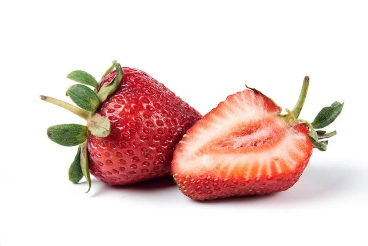 تقشير البشرة بالفراولة في رمضان