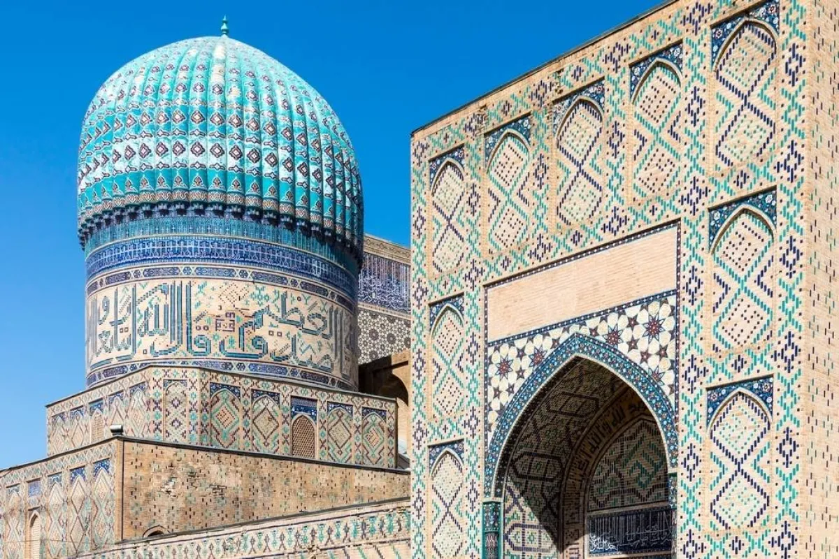 لقطة مُقرّبة لمسجد بيبي خانم