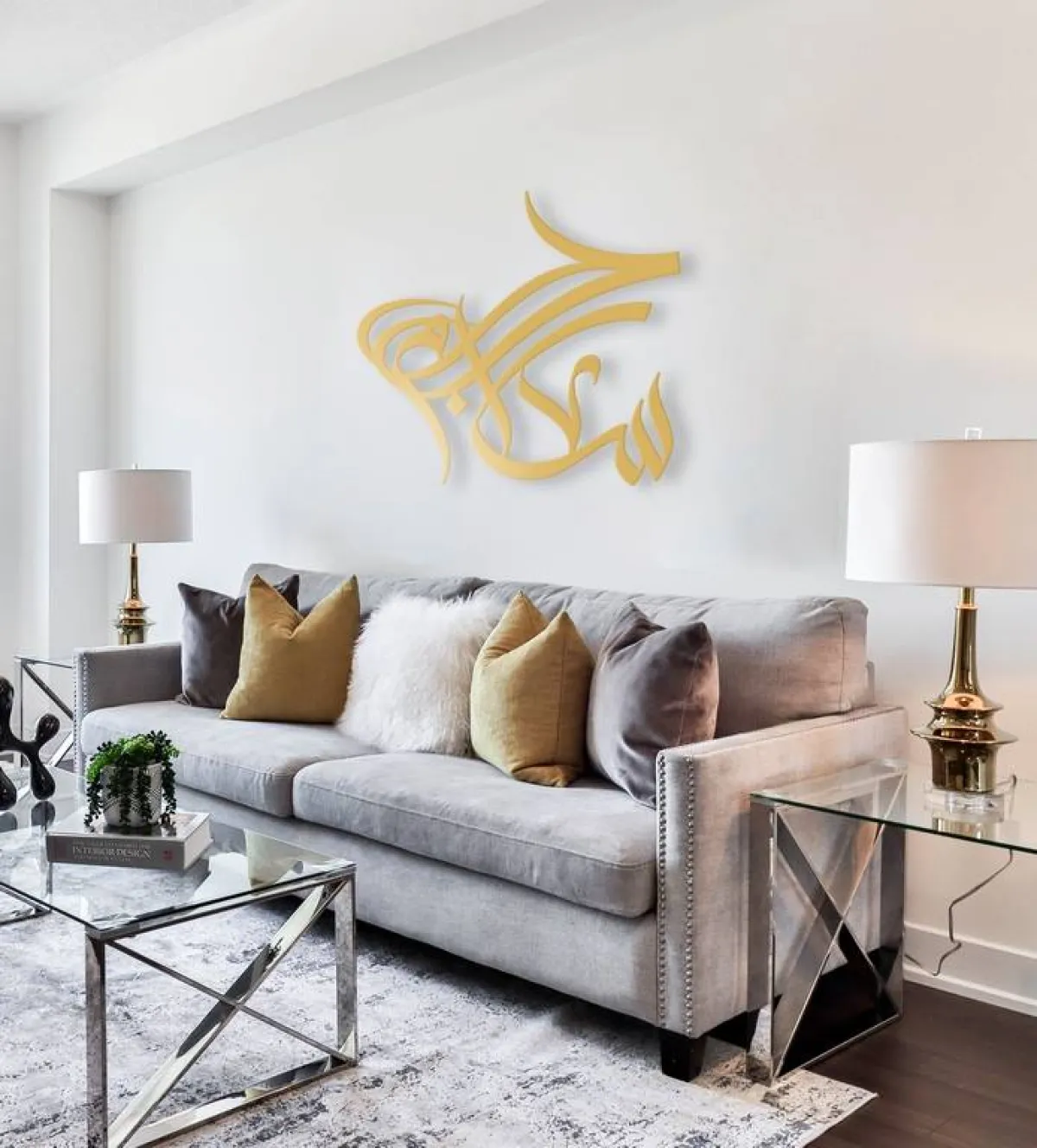 اللونان الذهبي والفضّي كثيرا الاستخدام، في مجموعات "كشيدة"