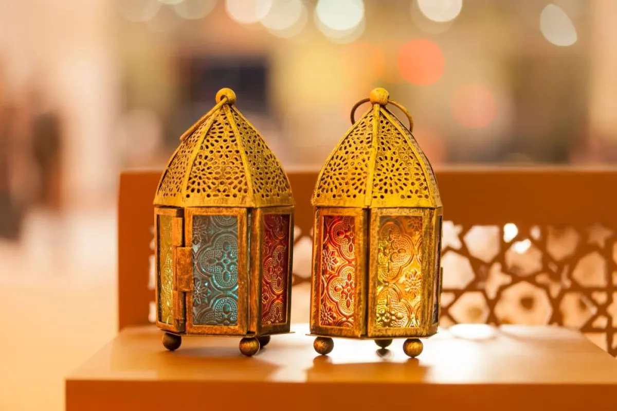 للزينة الرمضانيّة في المكتب تأثير إيجابي